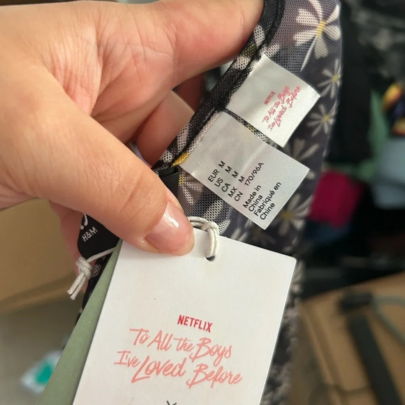 NWT H&M FLORAL MESH CROPPED TOP - Picture 3 of 3